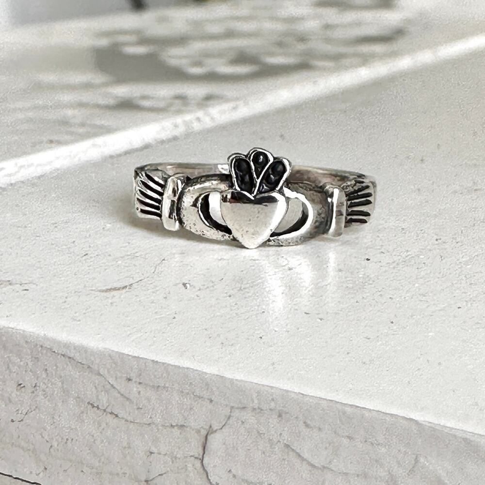 Sterling Silver Adjustable Claddagh Toe Ring